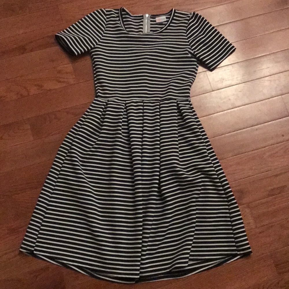 Lularoe Dress Small Amelia Pockets!